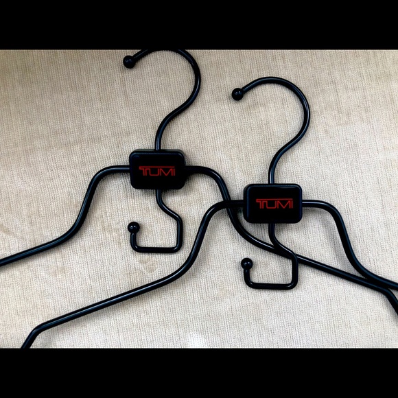 tumi hangers